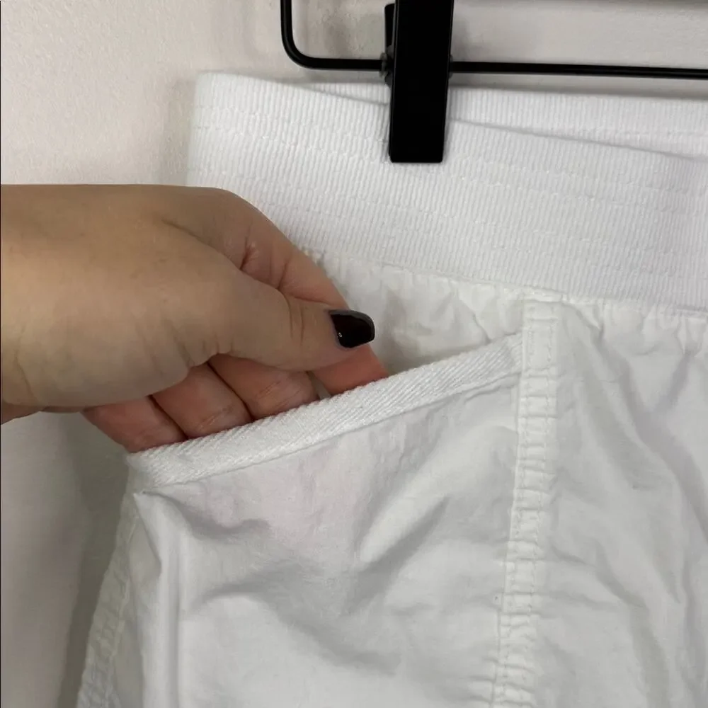 Chico's Pull On Cargo Utility Shorts White Elastic Waist Womens Size 0.5 (US 6) - Picture 3 of 7